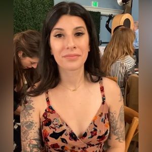 Meet your Posher, Lauren